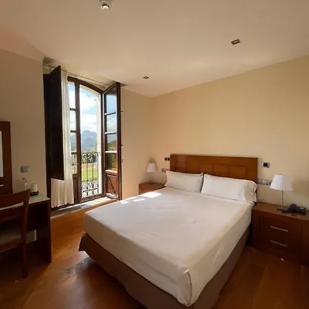 Villadesella 3*