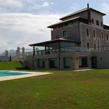ホテル Villadesella 3*